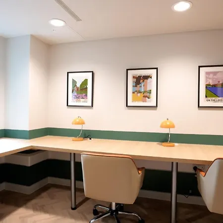 For Students Only - St Mark's Court In Apartment