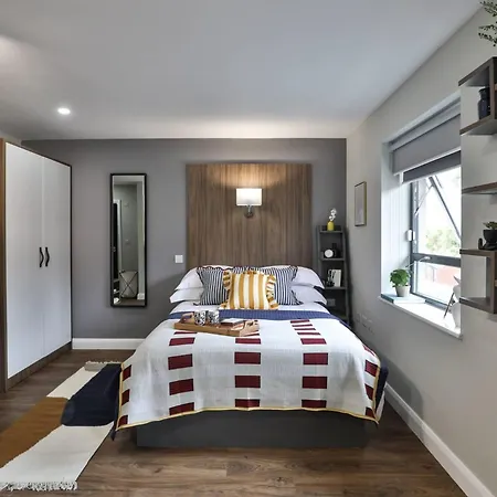 For Students Only - St Mark's Court In