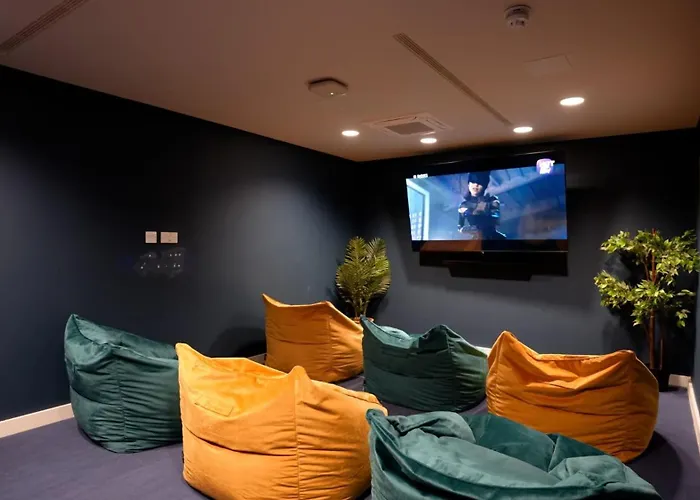 Апартаменти For Students Only - St Mark's Court In