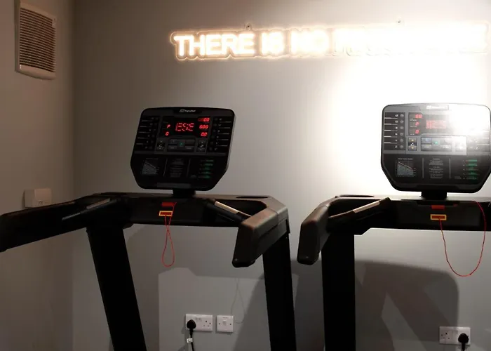 Апартаменти For Students Only - St Mark's Court In