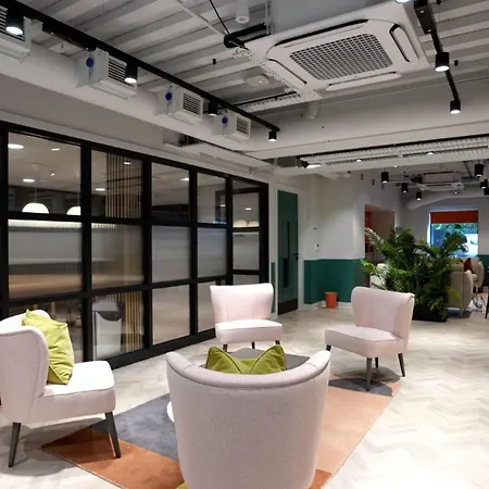 For Students Only - St Mark's Court In Apartment *