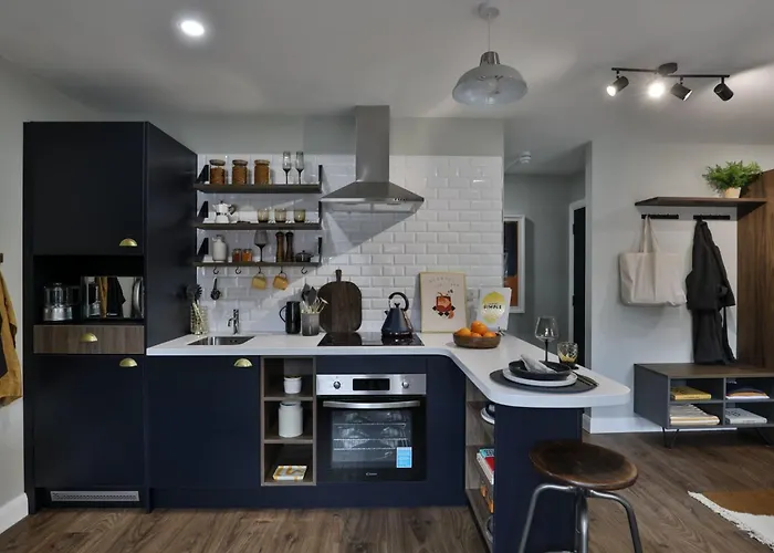 For Students Only - St Mark's Court In * Leeds (West Yorkshire)